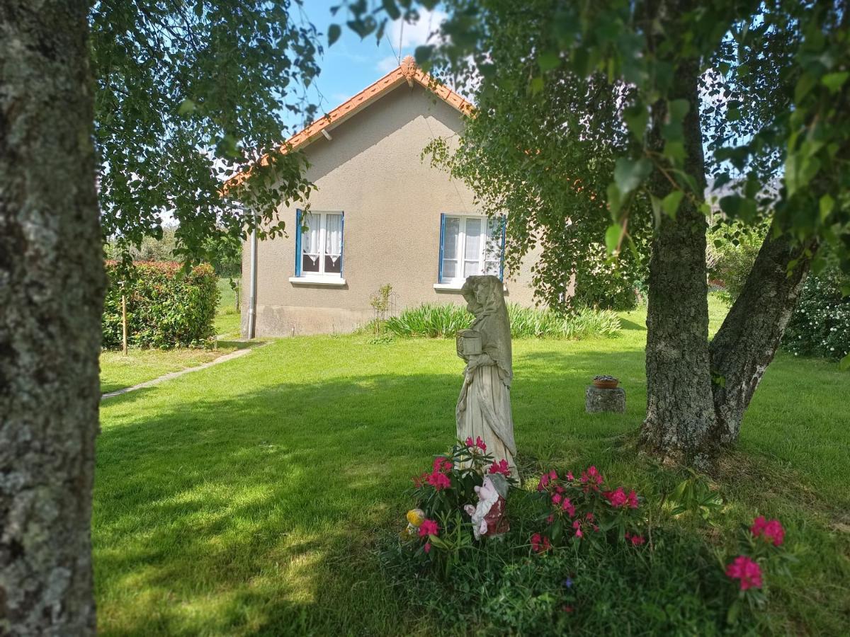 Gite La Maison De Lea Villa Saint-Agnant-de-Versillat Exterior photo